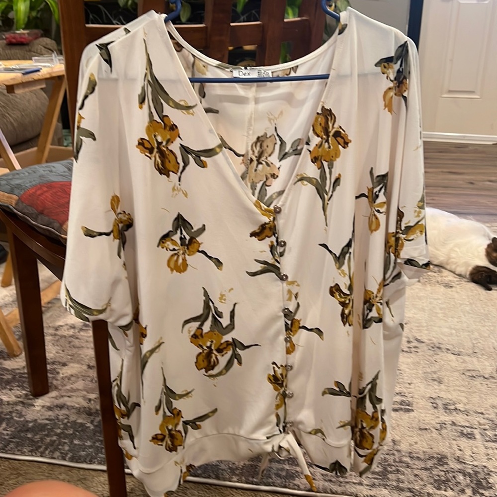 Summer floral, button up, hem front tie, blouse.